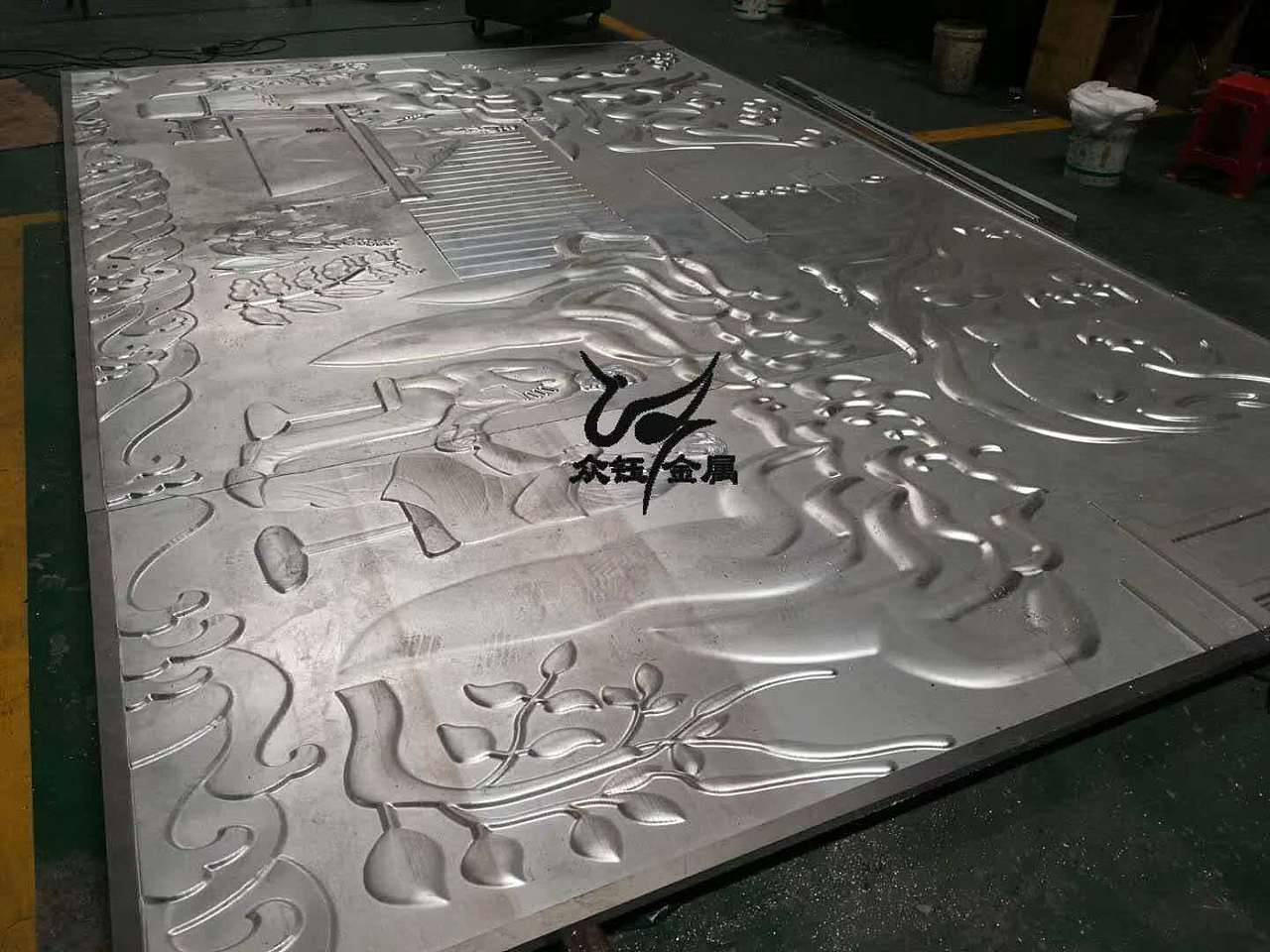 居家浮雕铝板屏风-酒店宾馆雕花铝板隔断订购（图ZMjI3MTY3MjI4） - 展陈设计 - 站酷设计师众钰金属原创素材 - 站酷ZCOOL