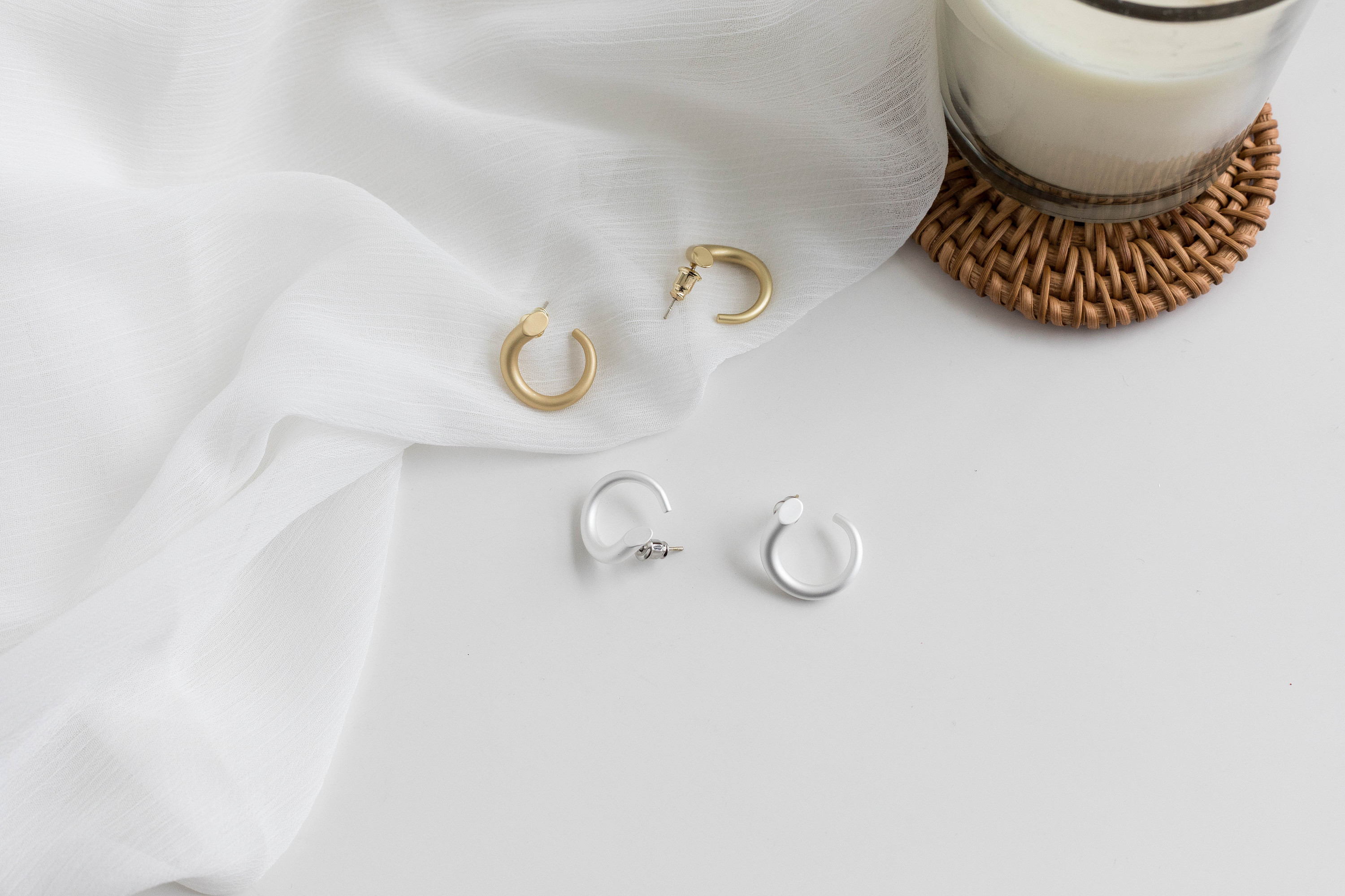 ins冷淡风项链颈链拍摄 静物产品拍摄耳环耳夹 银饰品