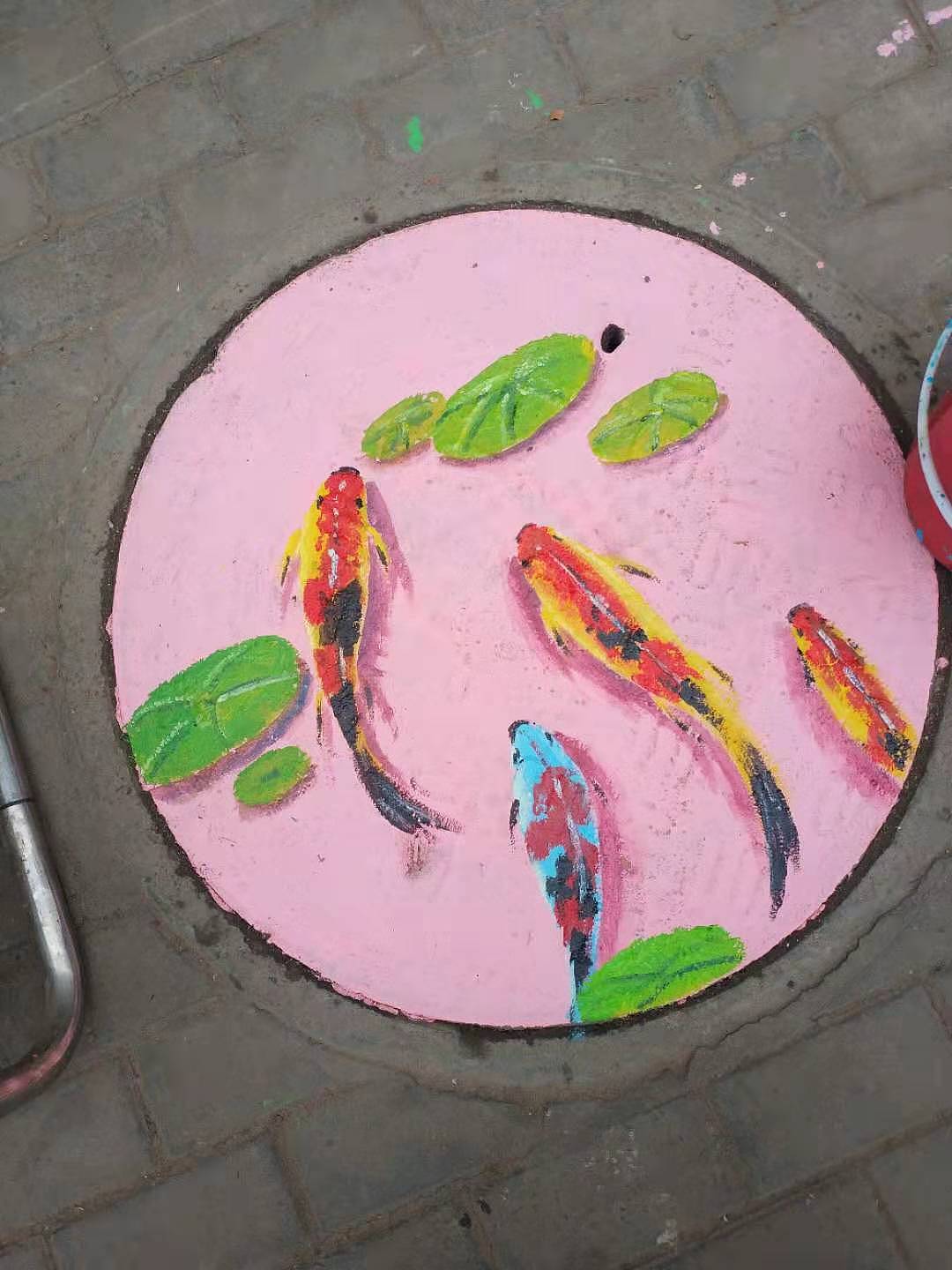 画过的小动物井盖。（图ZMTk5OTMzNDcy） - 新锐潮流插画 - 站酷设计师故城清扬原创素材 - 站酷ZCOOL