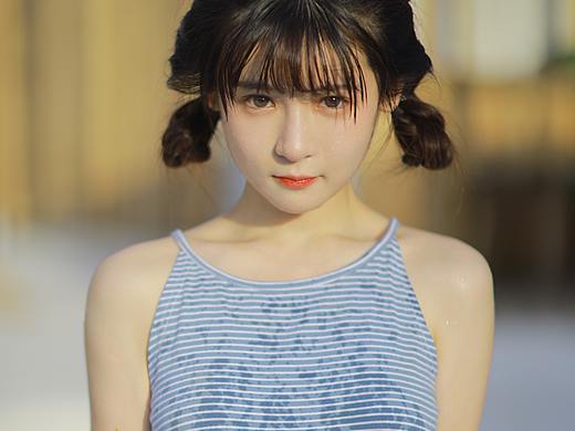 隔壁的院子