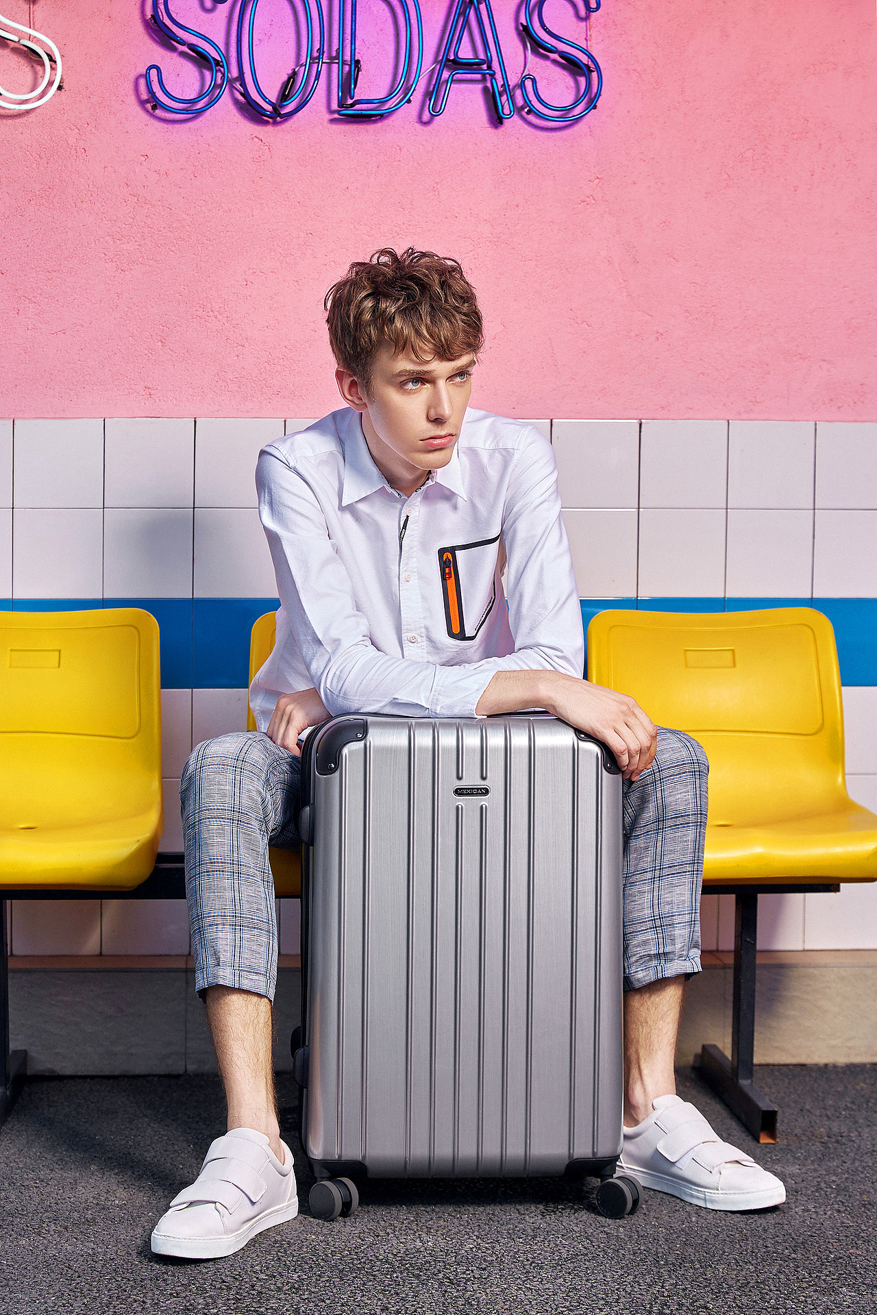 2018-3外模拉杆箱拍摄