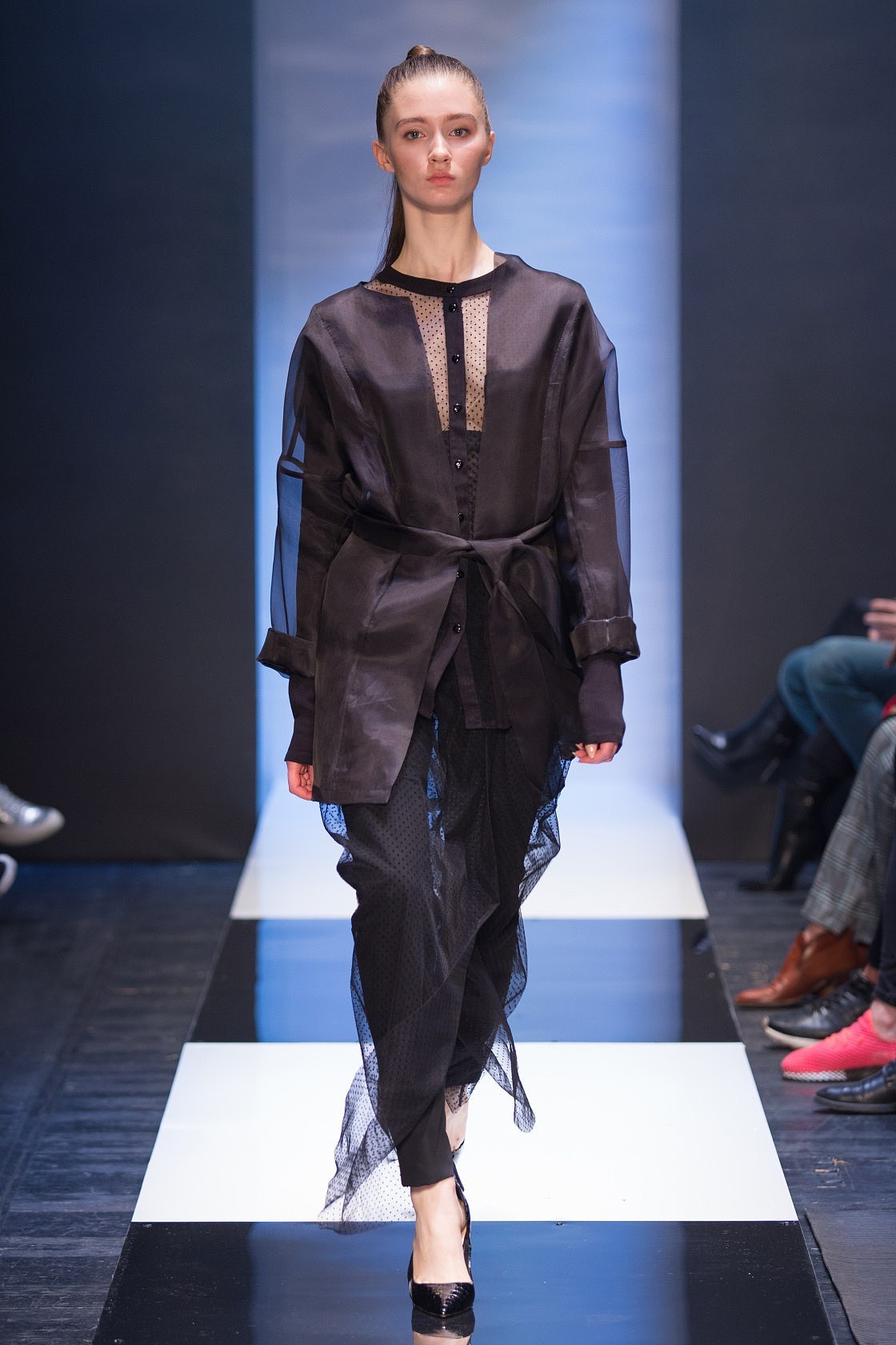 冷艳型女模 Anna