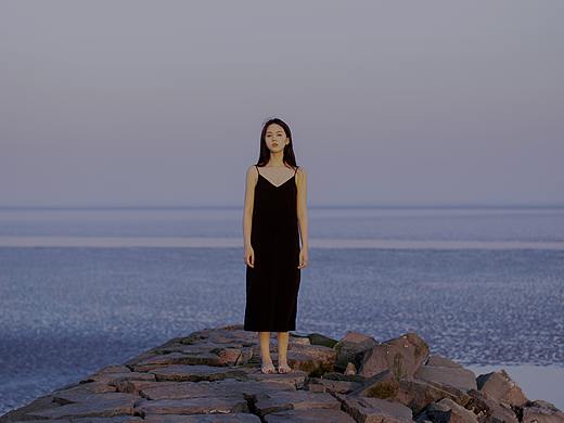 我不羡慕太阳 我照不亮你过往 有些黑暗我们都一样（个人主页-ZNDIwNTQzMjA=） - 人像摄影 - 站酷设计师就爱喝西柚啊原创素材 - 站酷ZCOOL