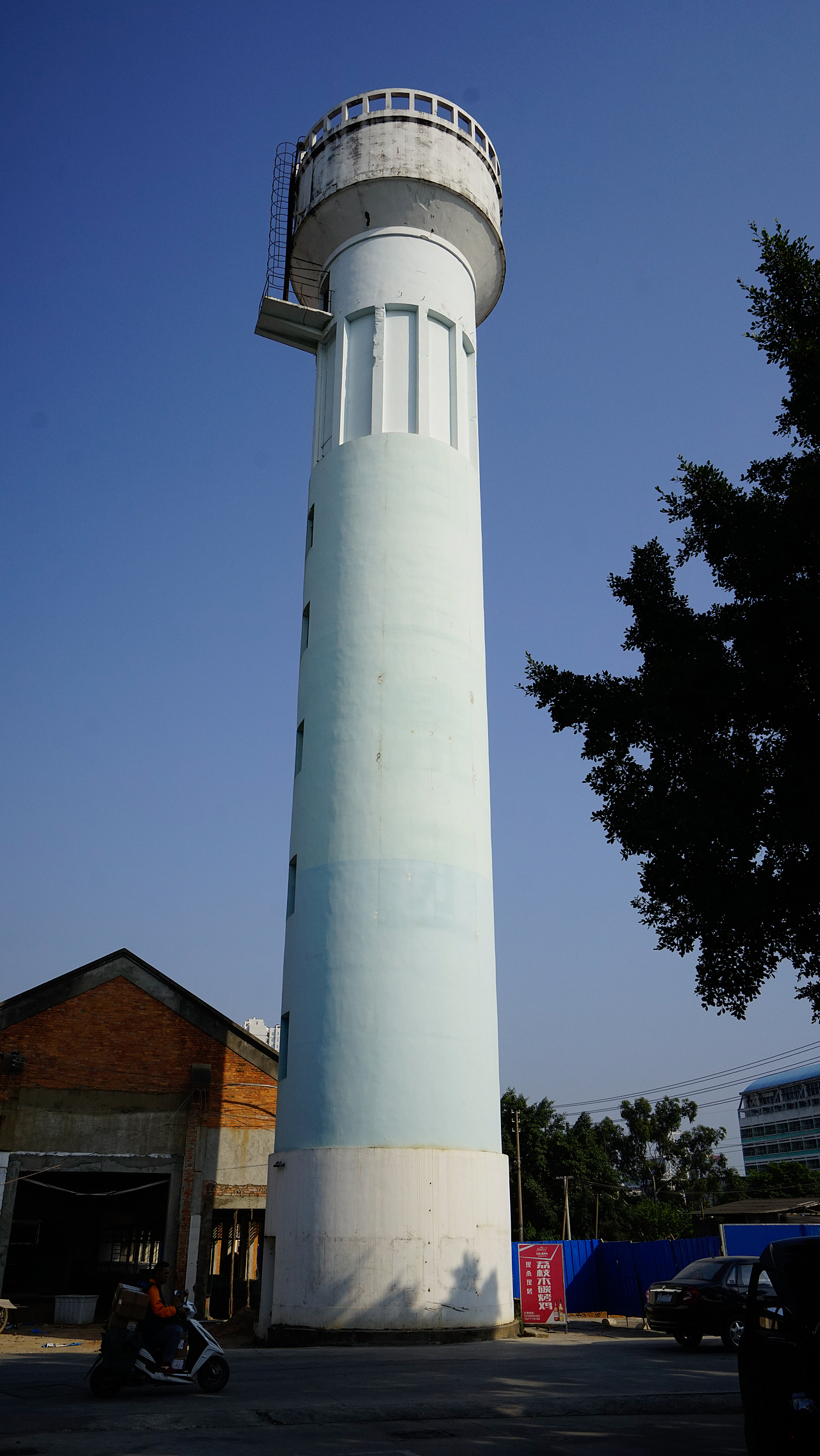 MTS涂鸦团队-如何将一座33米高的水塔变成知名地标建筑（图ZMjE4OTYzMzM2） - 艺术插画 - 站酷设计师MTS_GRAPHIC原创素材 - 站酷ZCOOL