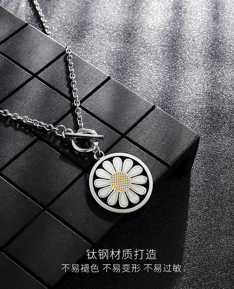 首饰 饰品 精品戒指  潮牌项链拍摄 时尚潮牌静物摄影