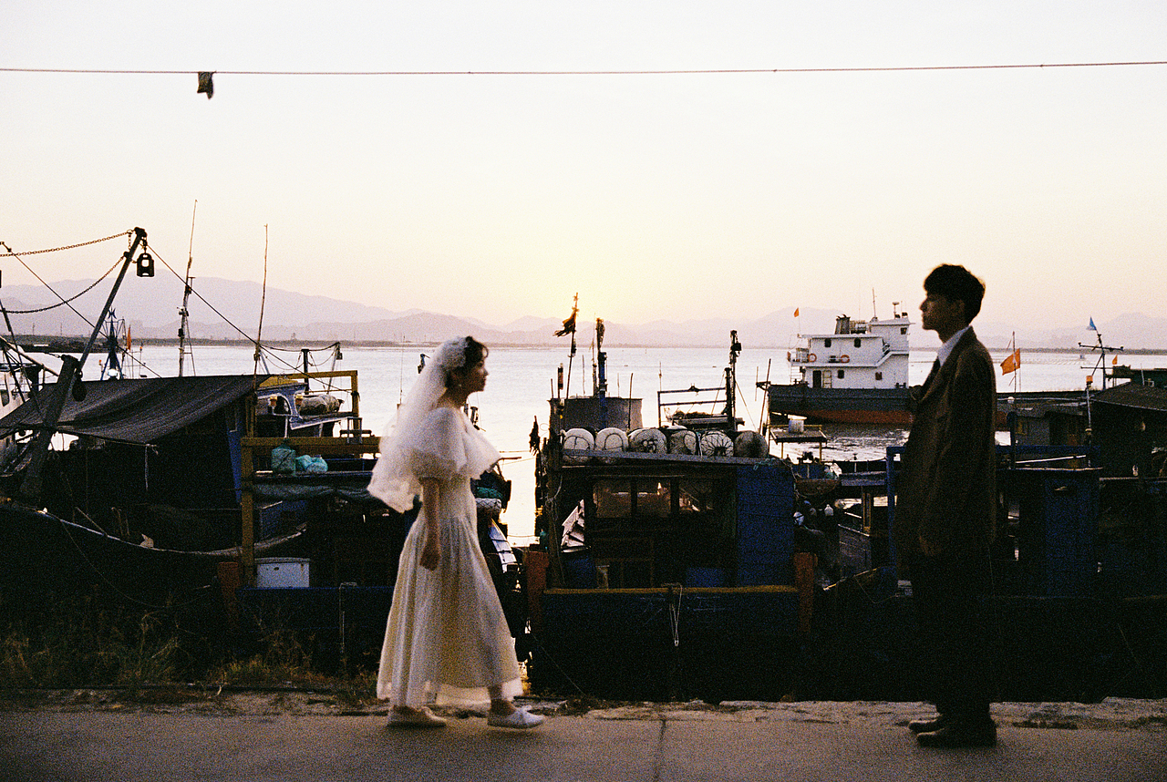 日落时亲吻，风起时相拥（图ZMjM1OTgzODM2） - 人像摄影 - 站酷设计师宏赟同学原创素材 - 站酷ZCOOL