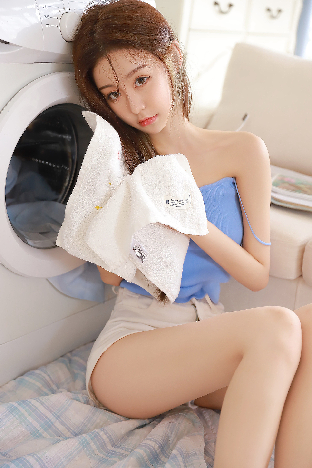 蓝色洗衣房（图ZMjMwOTAzMzgw） - 人像摄影 - 站酷设计师白兔糖写真馆原创素材 - 站酷ZCOOL