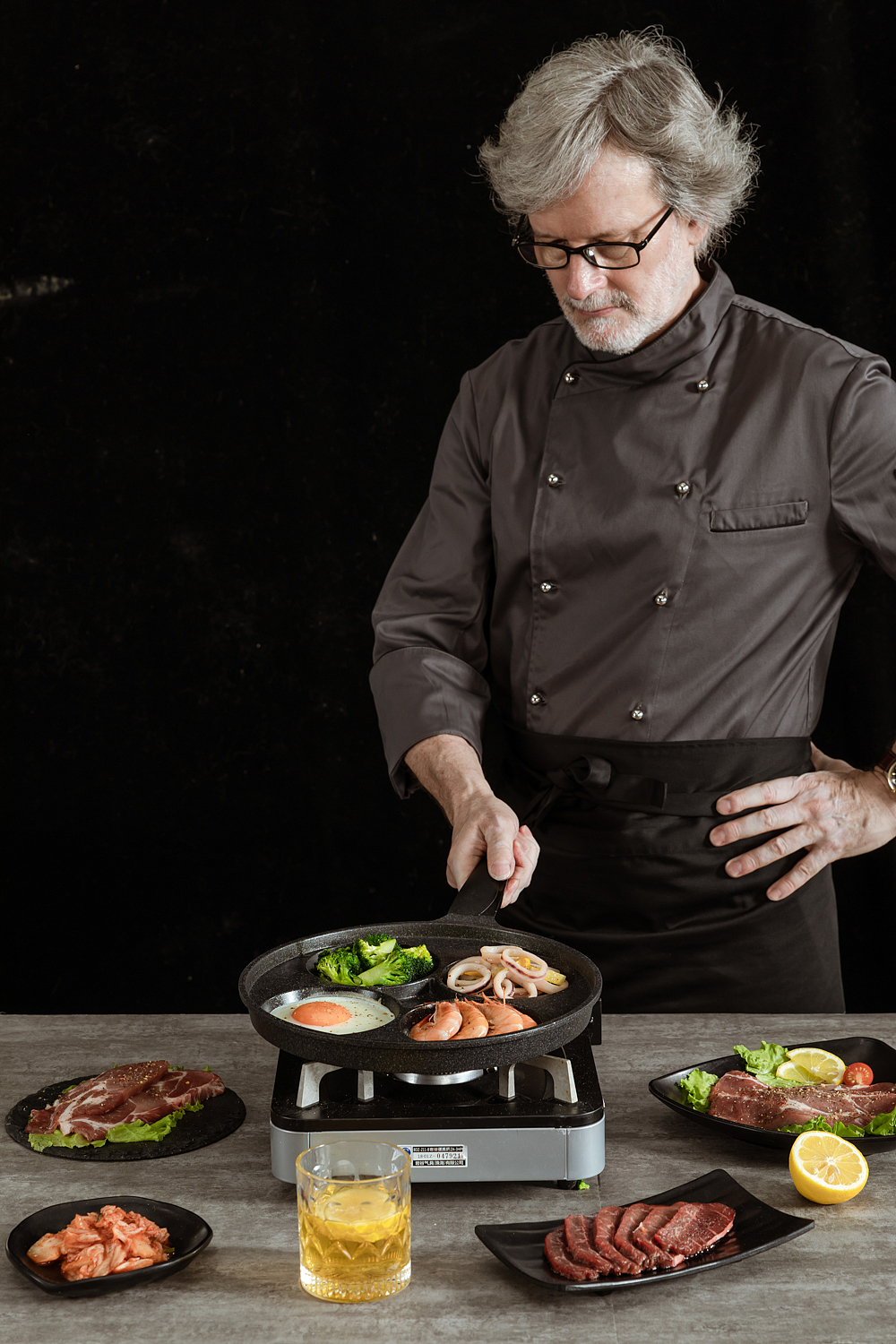 老外模锅具厨具厨师烹饪展示（图ZMjkxOTMzNjk2） - 产品摄影 - 站酷设计师芷君视觉原创素材 - 站酷ZCOOL