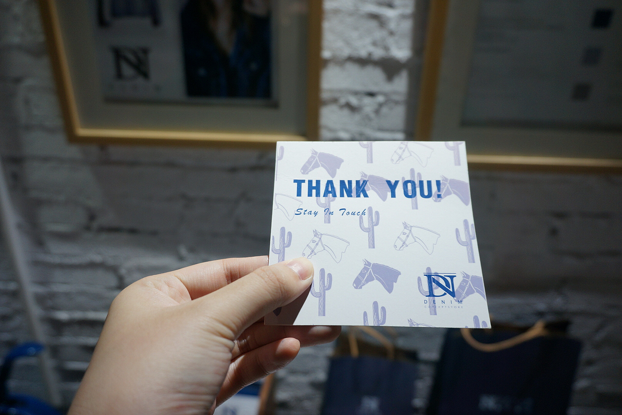 《“Denim”概念商店》 #青春答卷2016# 三峡大学 万津