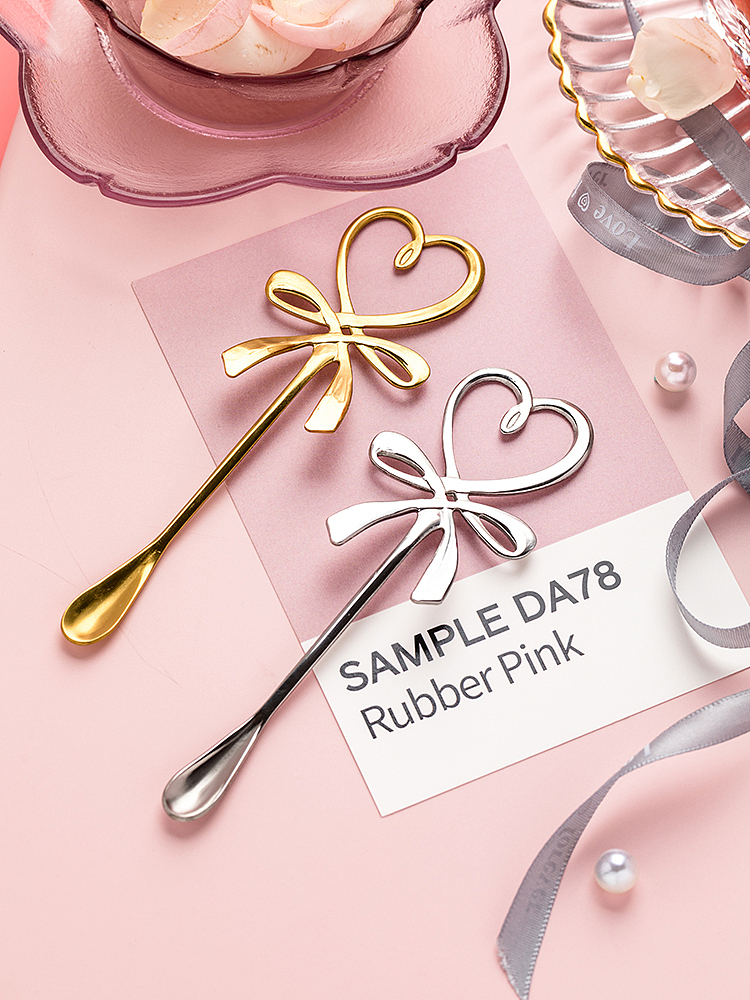 挥动的仙女棒 | 爱心蝴蝶结搅拌勺 | 勺子餐具摄影（图ZMTc4MjYzNzA4） - 产品摄影 - 站酷设计师漫渡光影原创素材 - 站酷ZCOOL