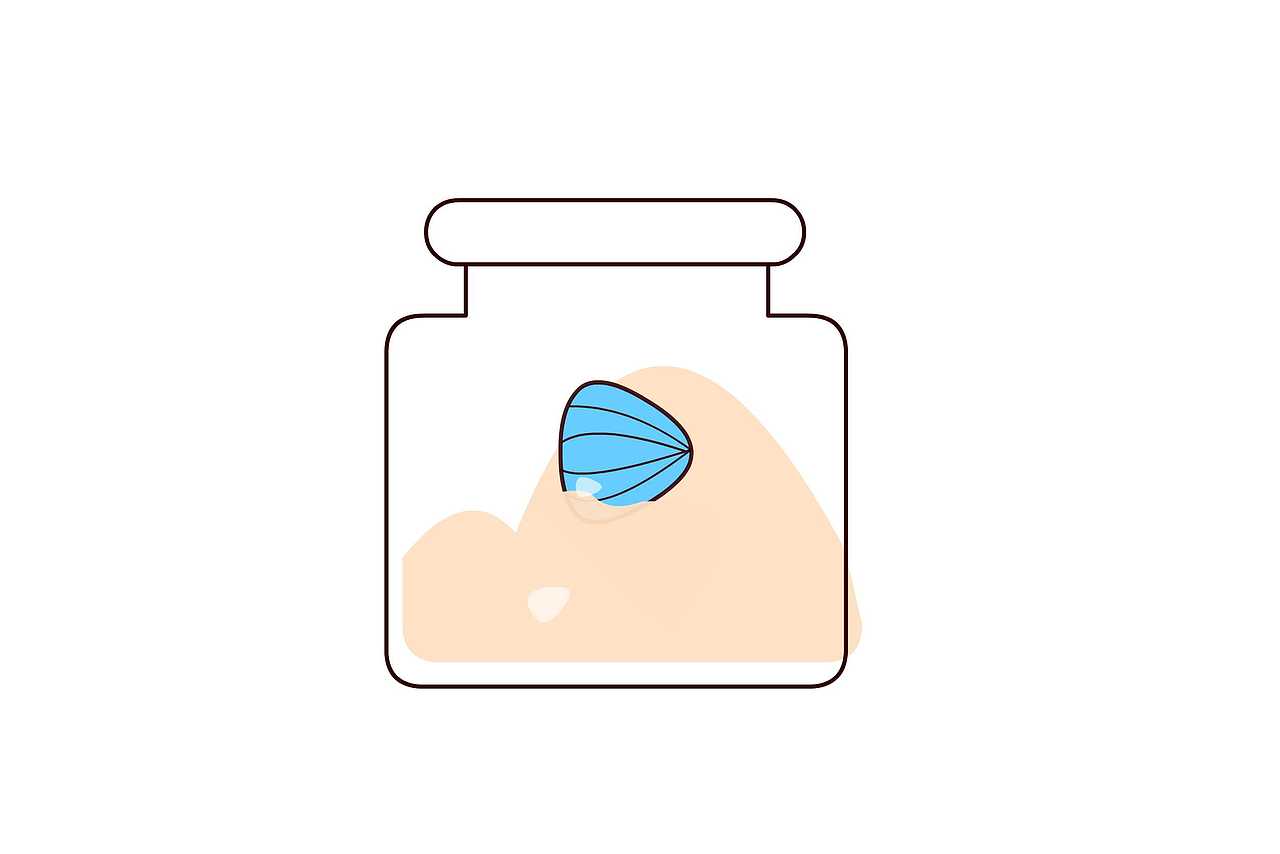 想到这里，自然的联想到了泡在海水里的清凉。踩在绵软的细沙上，海浪拍在脚上，为了被冲上来的漂亮的海贝壳焦加快脚步.