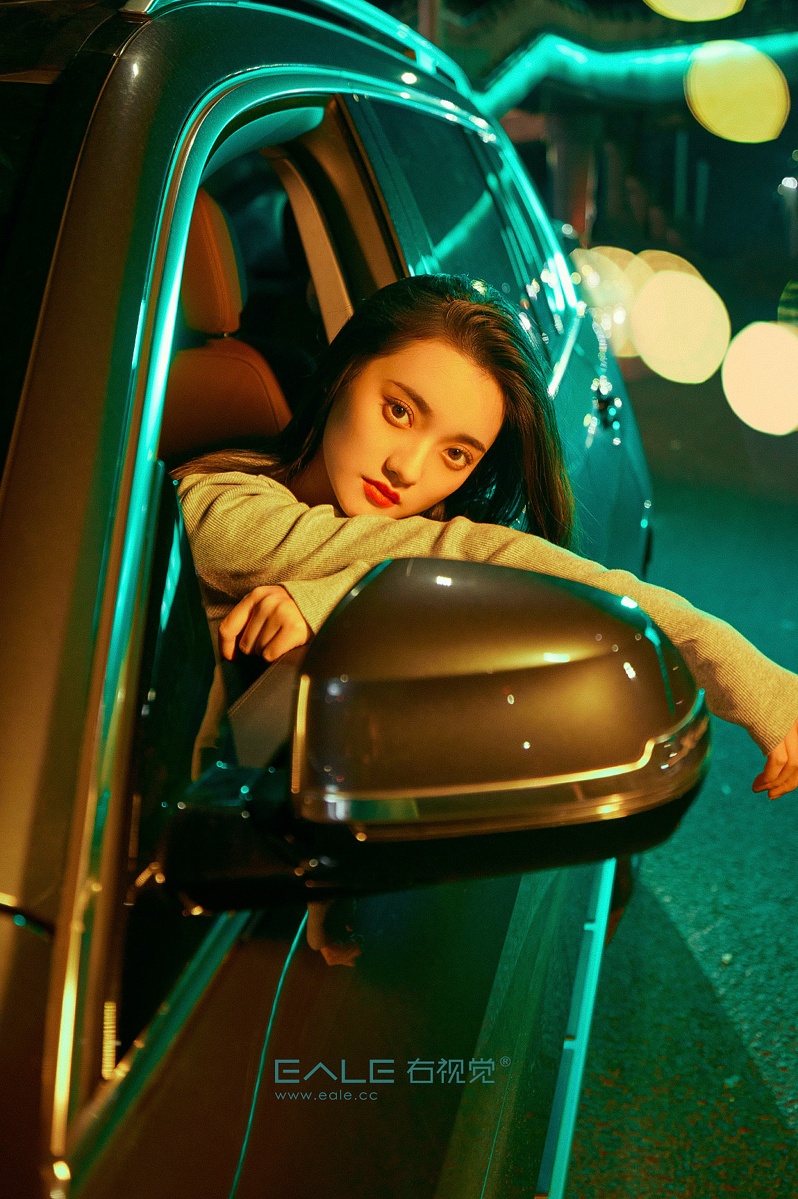 凌晨两点半 夜景人像更高级更氛围的三个拍摄技巧