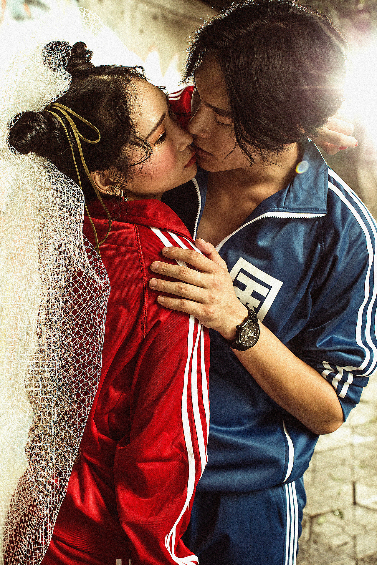 【成都诺汐视觉】创意街拍婚纱照成为你的“涂鸦墙”