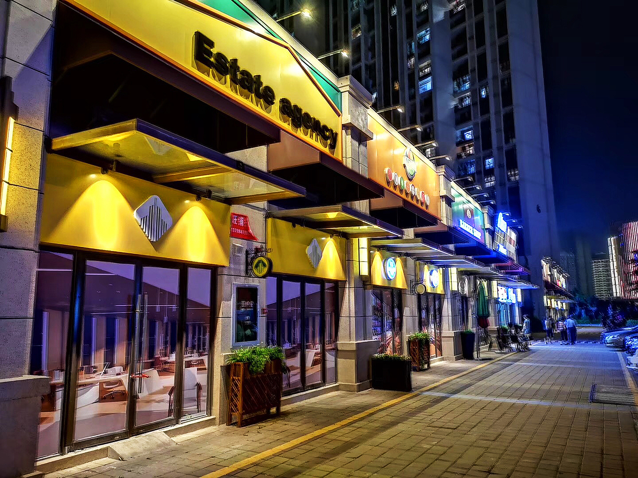 商业街氛围包装|深圳坪山（图ZMTE3MjA4ODQ0） - 其他空间 - 站酷设计师LIUfzzzz原创素材 - 站酷ZCOOL