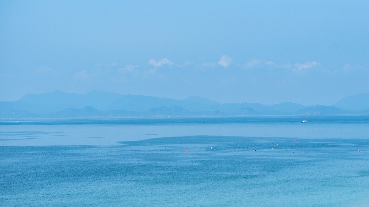 心里有束光,眼里有片海~