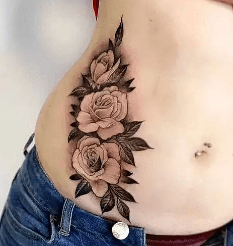 武汉江提街纹身小姐姐遮盖腹部疤痕:凤凰戏牡丹,远航