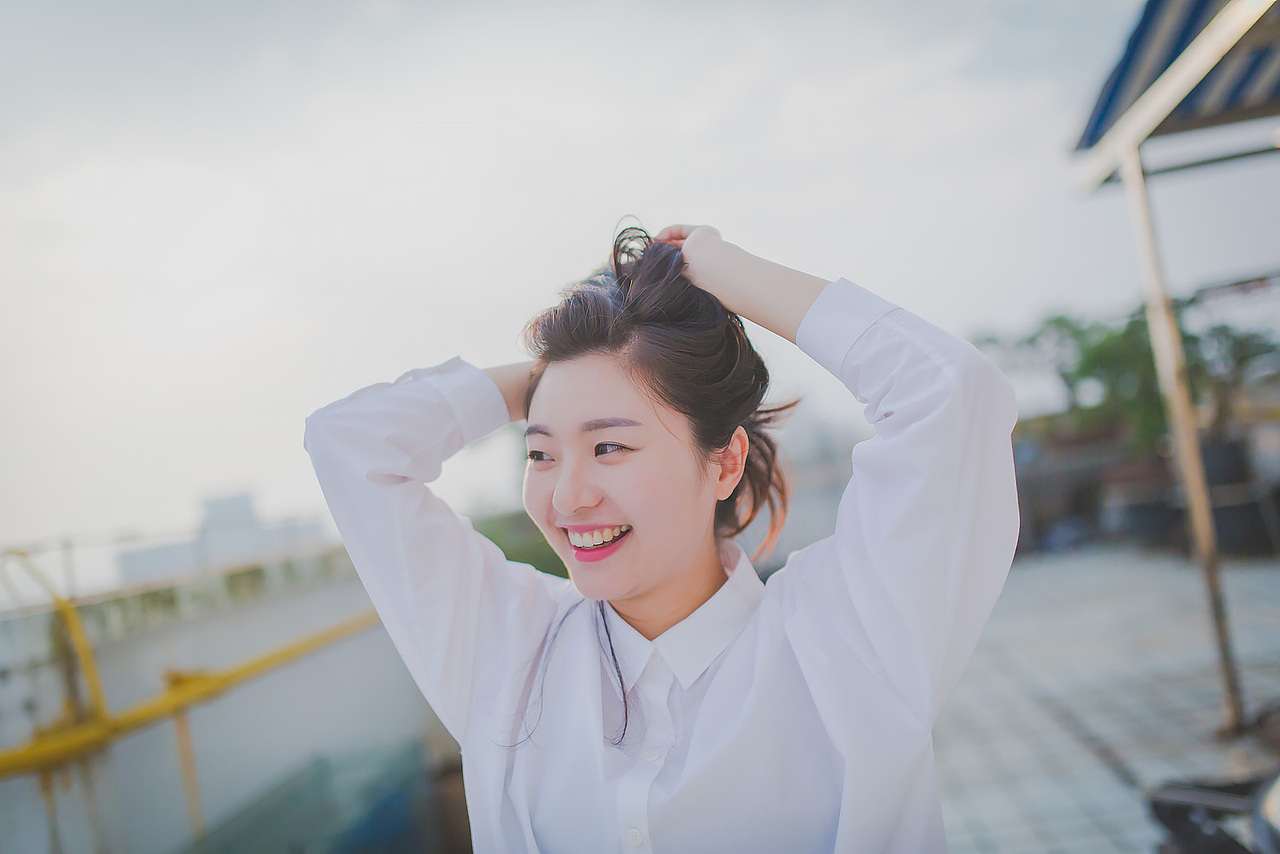 爱笑的女生可以拯救世界!