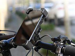 手機支架鎖緊你的手機