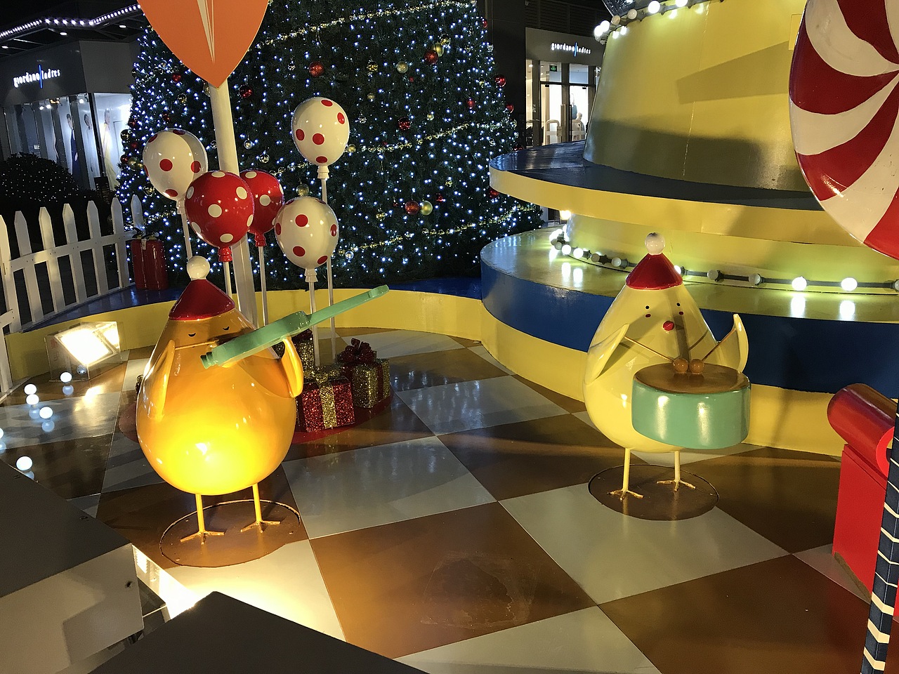 上海大宁国际、昆山昆城广场2017圣诞节主题装置设计（图ZMTAwMTUxNjc2） - 商业插画 - 站酷设计师刘佩佩插画原创素材 - 站酷ZCOOL