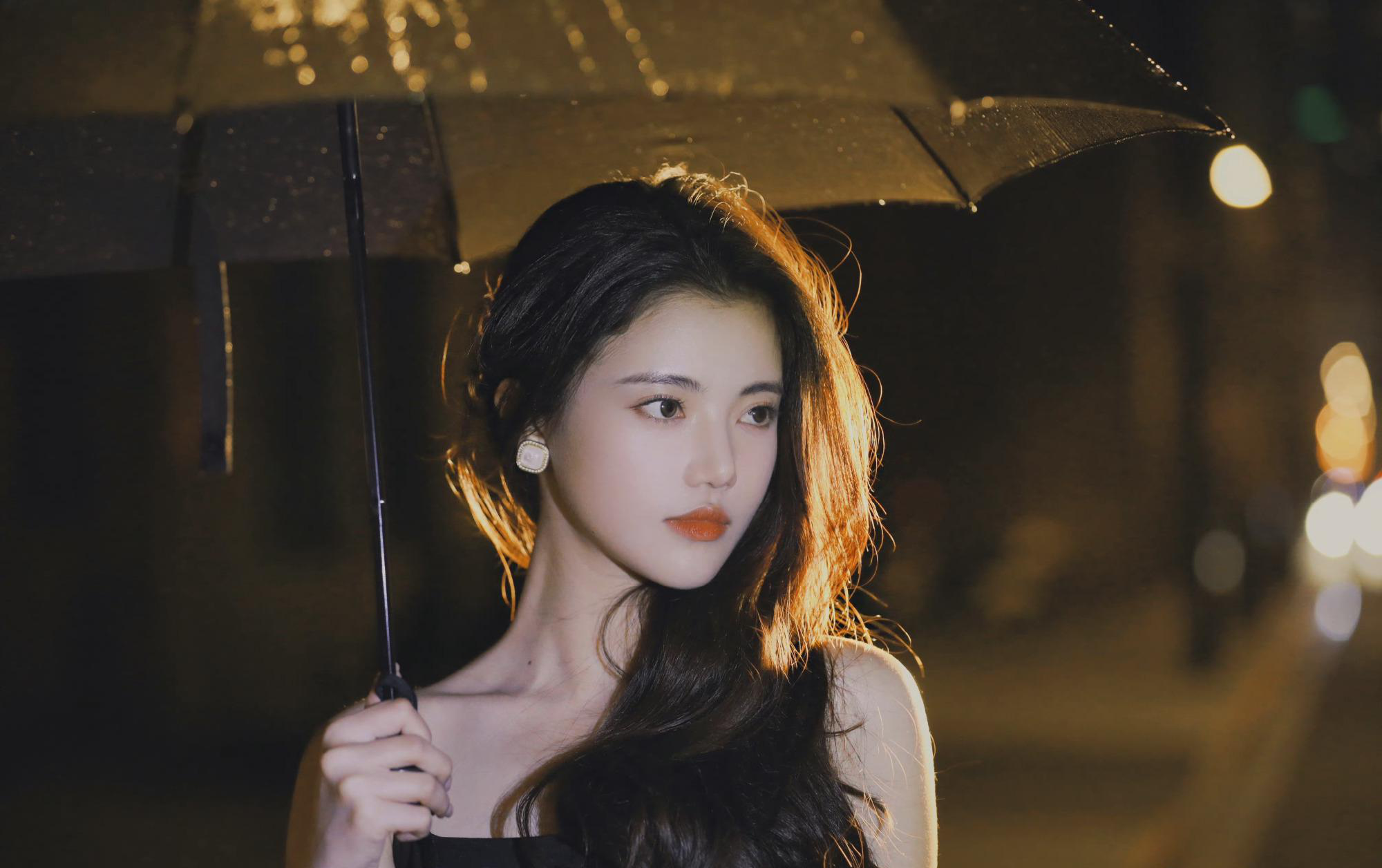 是用来表现远离摄像机的环境全貌,展示人物及其周边广阔的空间环境