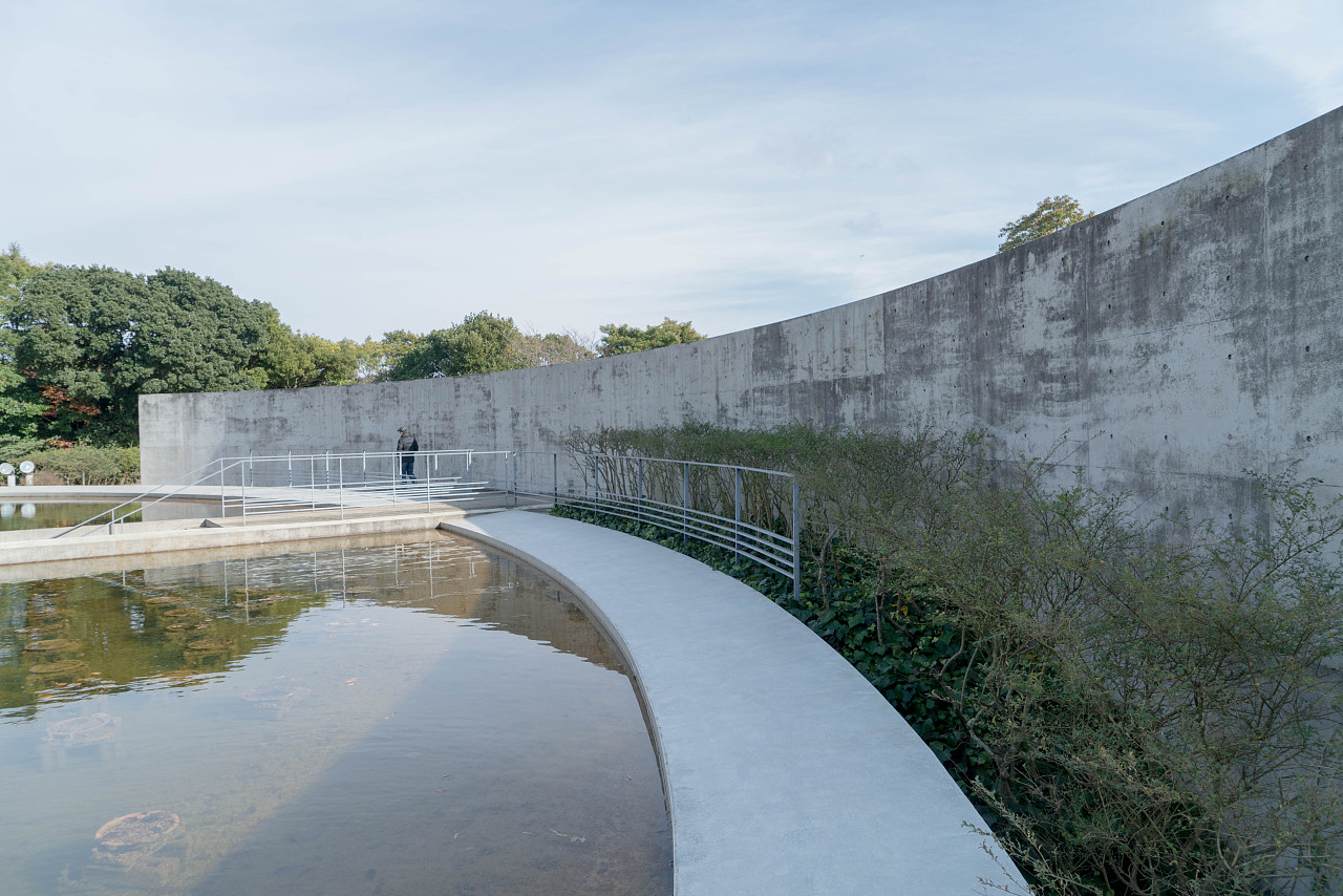 大阪水御堂 ——安藤忠雄