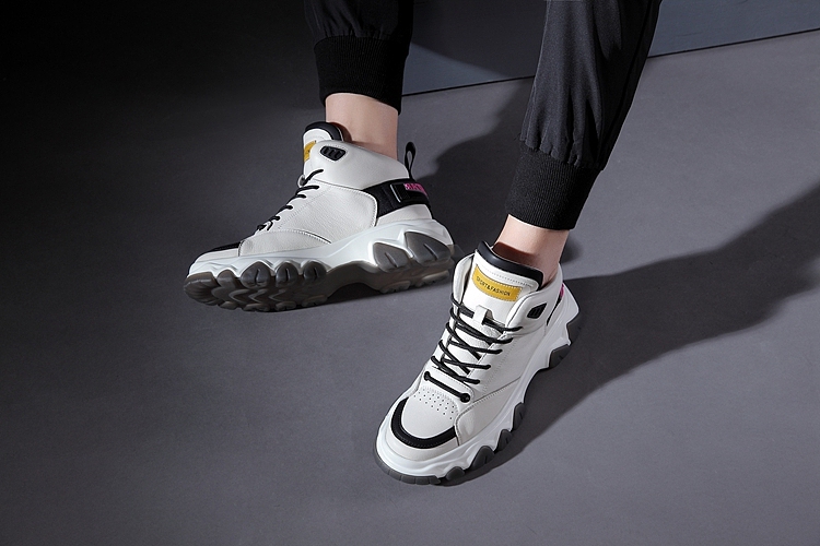 鞋子新景拍摄 潮流男鞋摄影 静物平铺拍照