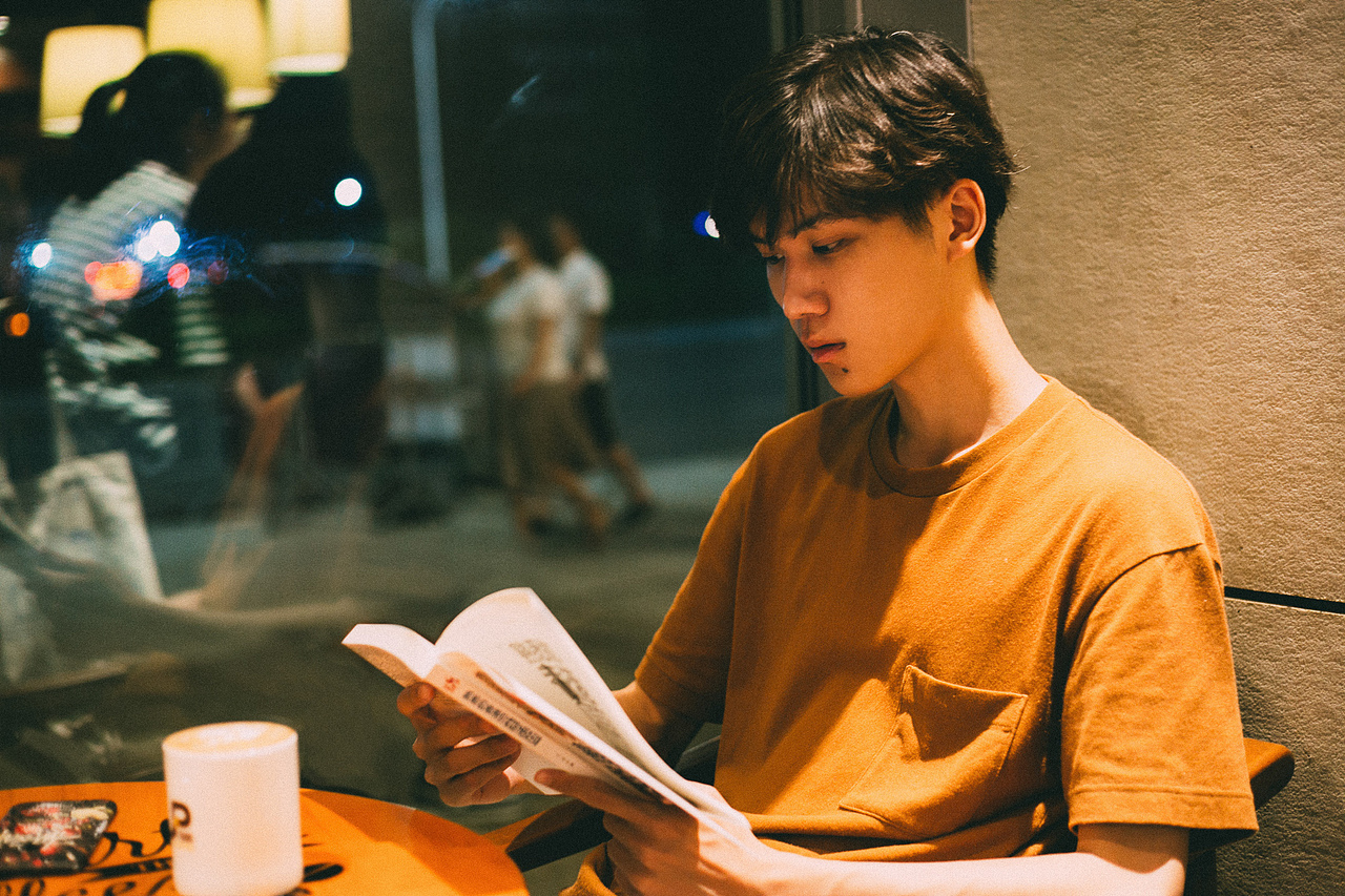 在西西弗书店看一整晚书