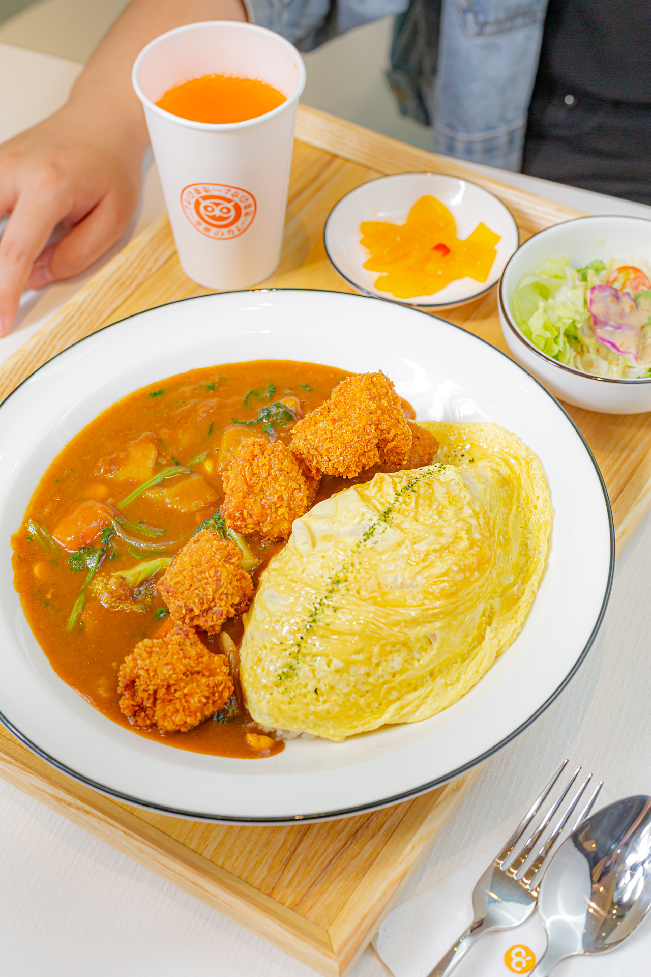 池奈·日式咖喱蛋包饭|美食摄影|人间其骥