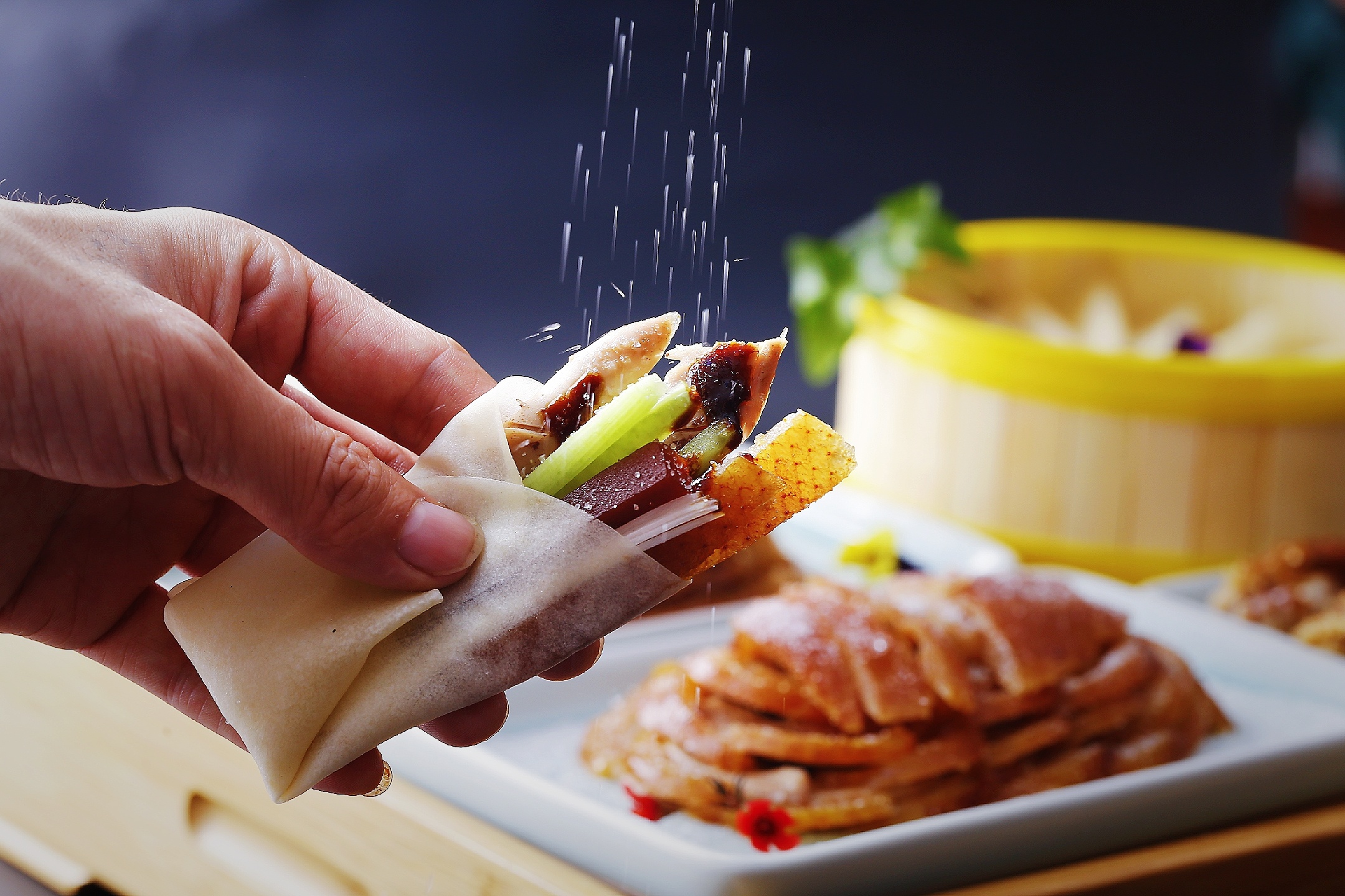 餐饮美食烤鸭摄影图高清摄影大图-千库网