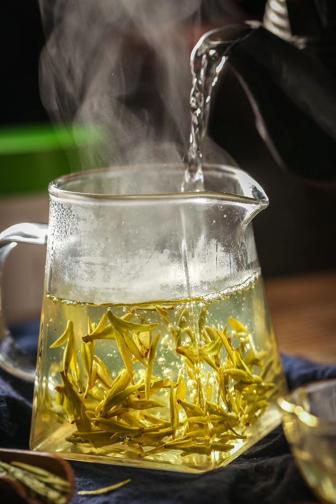 2019年绿茶尝鲜黄山毛峰早茶|摄影|产品摄影|谢家茶园 - 原创作品 - 站酷 (ZCOOL)