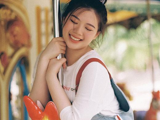 祝我们都能在鸡零狗碎里找到闪闪的快乐