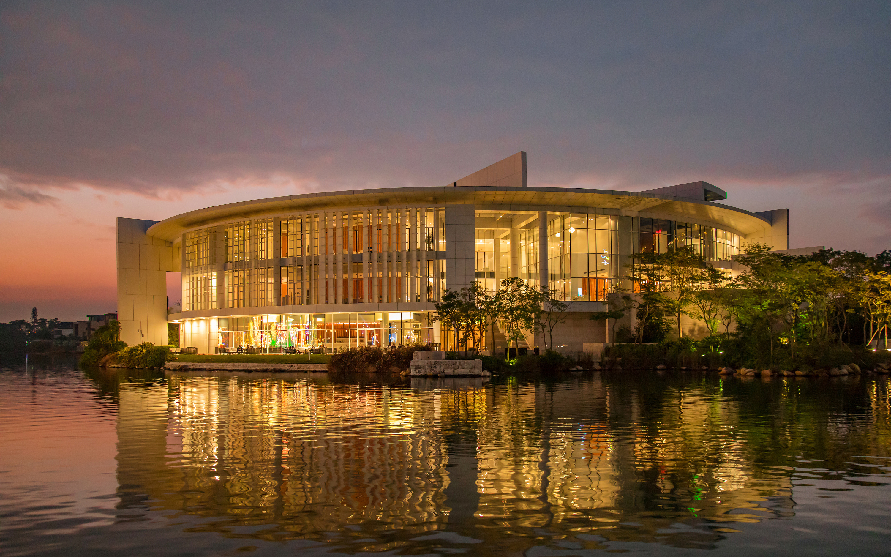 深圳欢乐海岸华论坛夜景