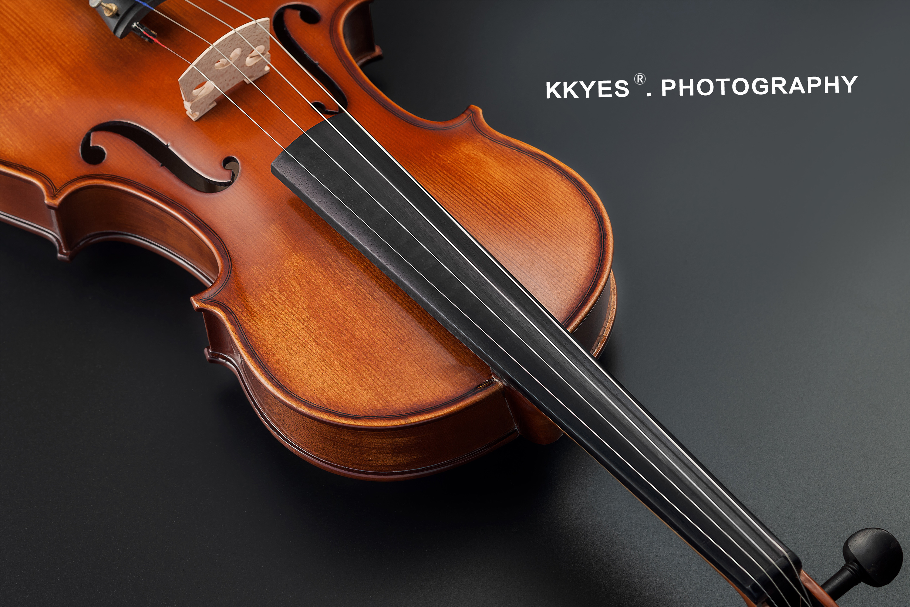 高清晰大提琴乐器写真壁纸-欧莱凯设计网