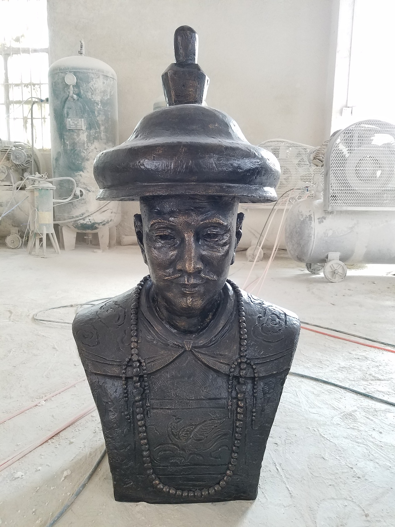 玻璃钢半身人像雕塑仿铜人物名人雕像定制校园公园摆件