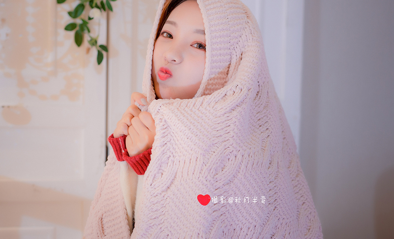 如果有个可爱的女孩老是盯着你看，你会心动吗？（图ZMjM4NzY3ODM2） - 人文/纪实摄影 - 站酷设计师秋月半弯原创素材 - 站酷ZCOOL