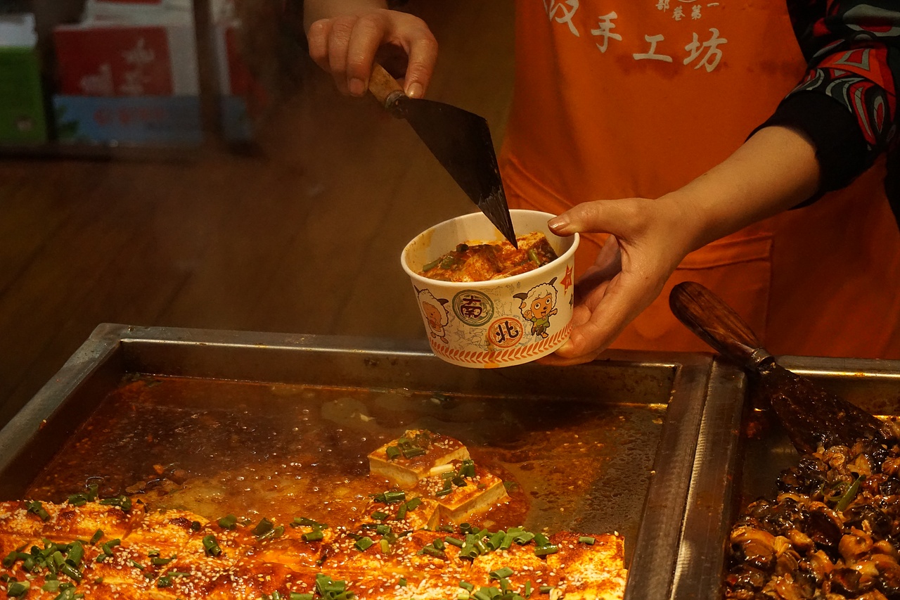 武汉户部巷夜拍（图ZMTUzNDk4Mzk2） - 人文/纪实摄影 - 站酷设计师咕咕东摄影原创素材 - 站酷ZCOOL