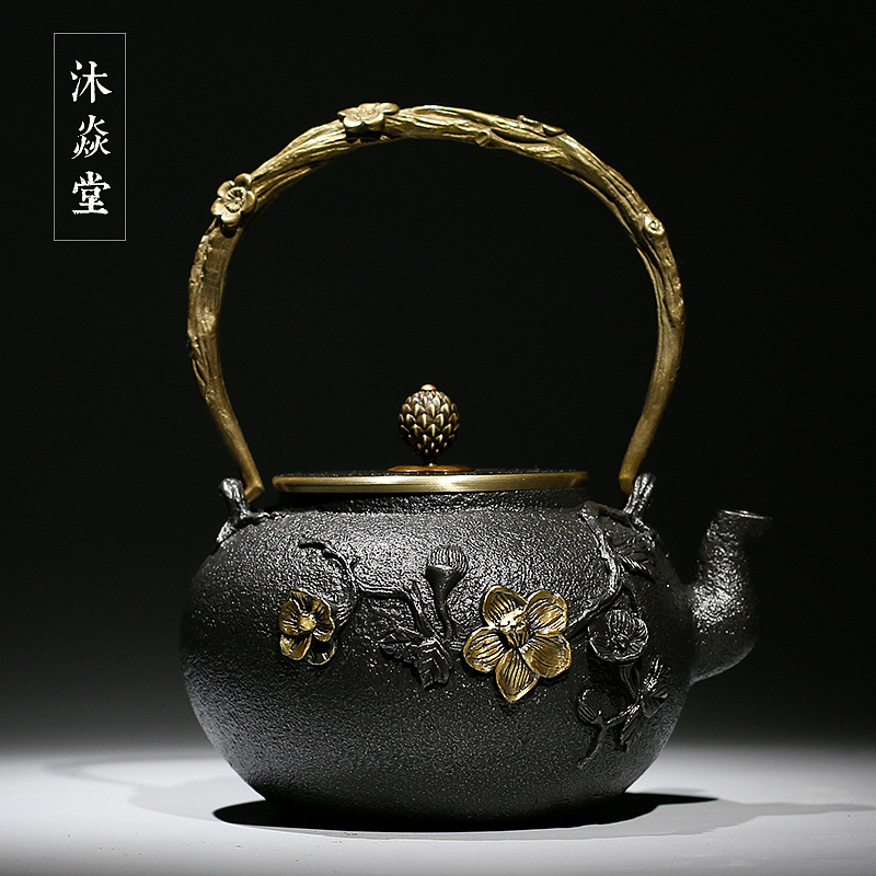 沐焱堂 傲梅铁壶 铸铁 鎏金无涂层纯铁煮茶壶 养生茶壶出口日本（图ZNzI0MTI1MDQ=） - 工艺品设计 - 站酷设计师沐焱堂原创素材 - 站酷ZCOOL