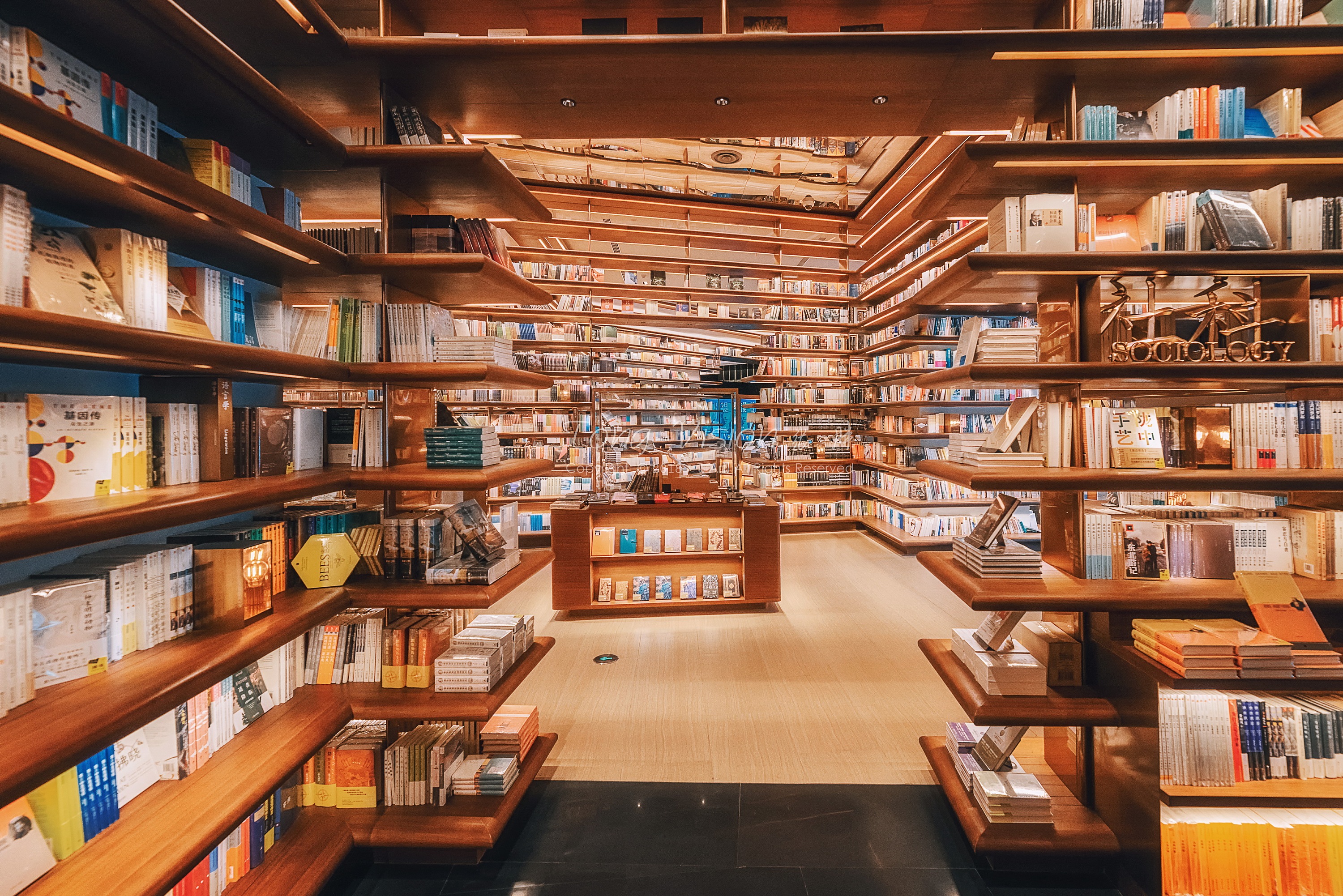 广州最值得去的书店,上海最去的书店,广州海珠区最大的书店_大山谷图库