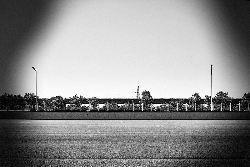 坊间-八月