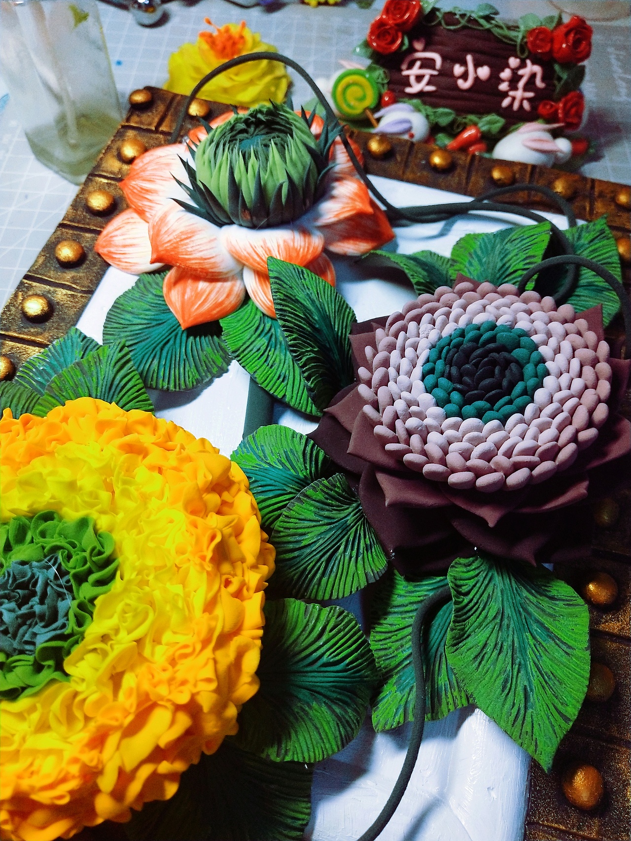 黏土浮雕花卉《闺》