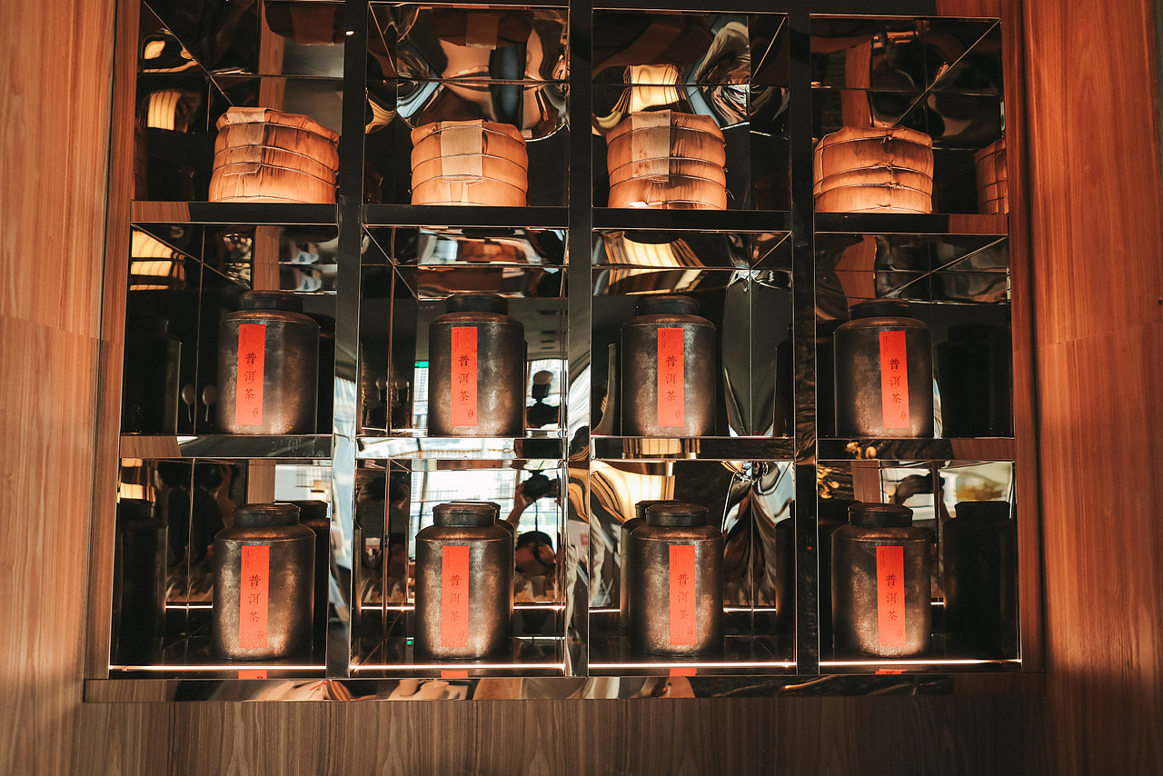 从红变黑!上海的左庭右院鲜牛肉火锅,全新黑金店上线