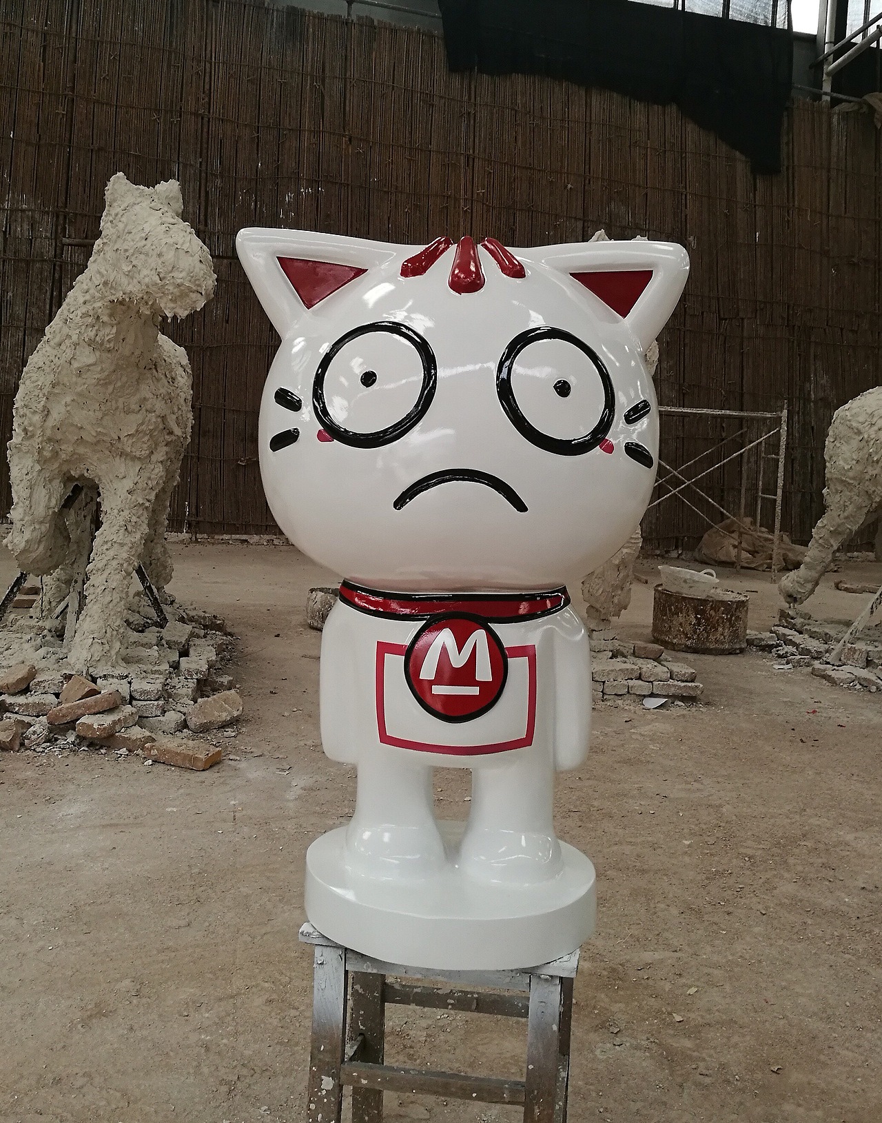 西安招商银行卡通娃娃玻璃钢雕塑制作（图ZMTM2Mjk0MzI4） - 雕塑 - 站酷设计师西安十方彩绘雕塑原创素材 - 站酷ZCOOL