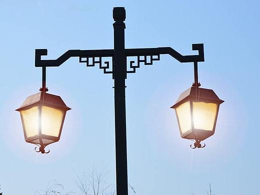 如何用制作路灯灯光效果？