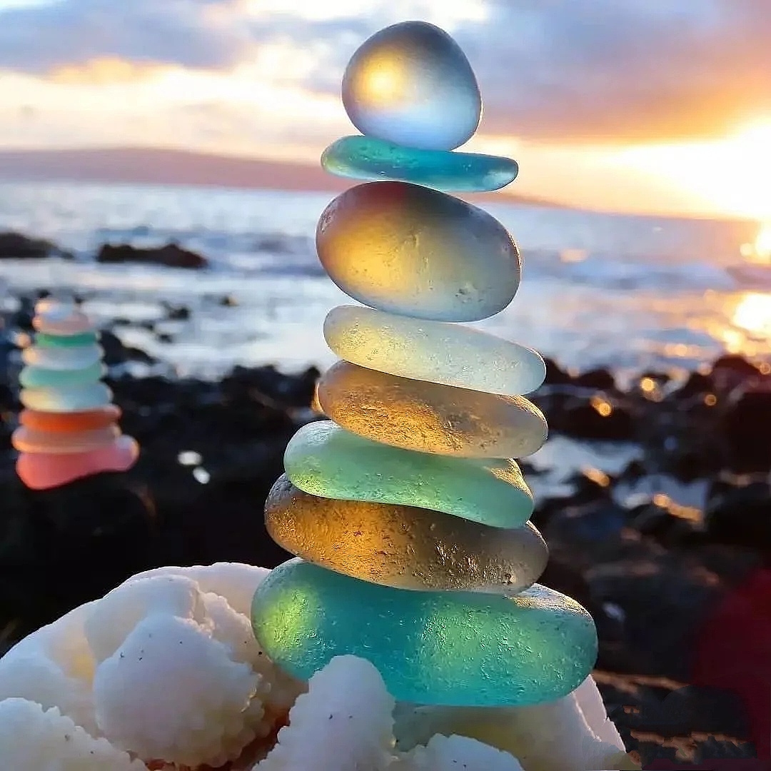 玻璃海滩美及了