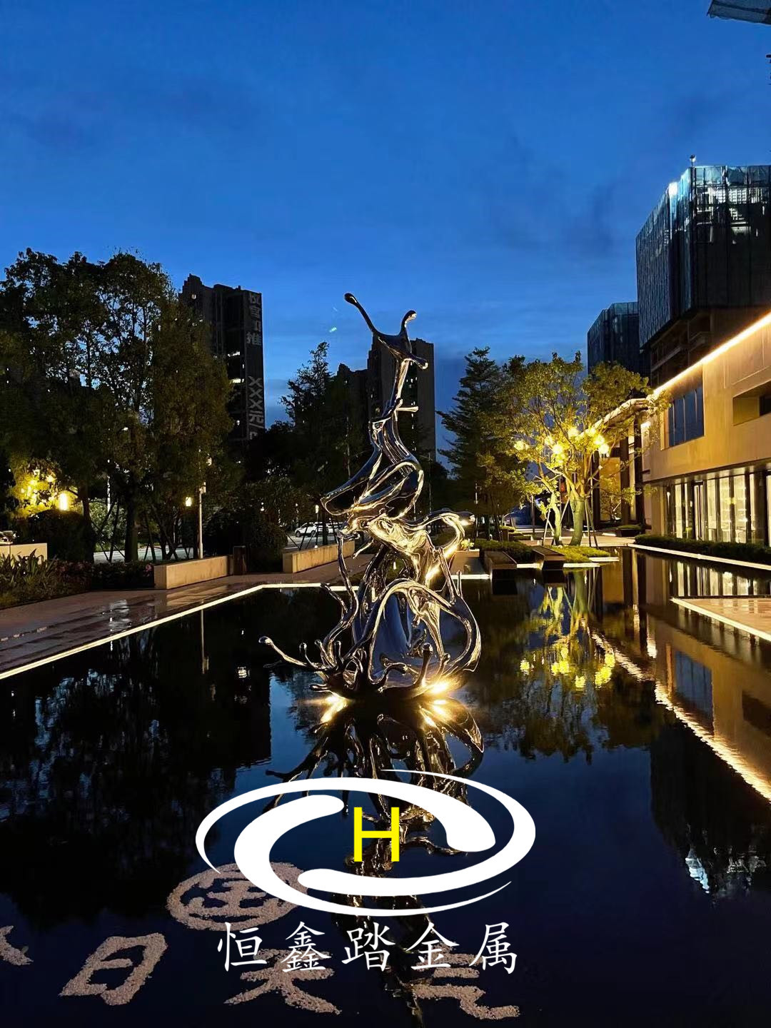 不锈钢镜面海浪造型雕塑-售楼部水景系列雕塑必备之选