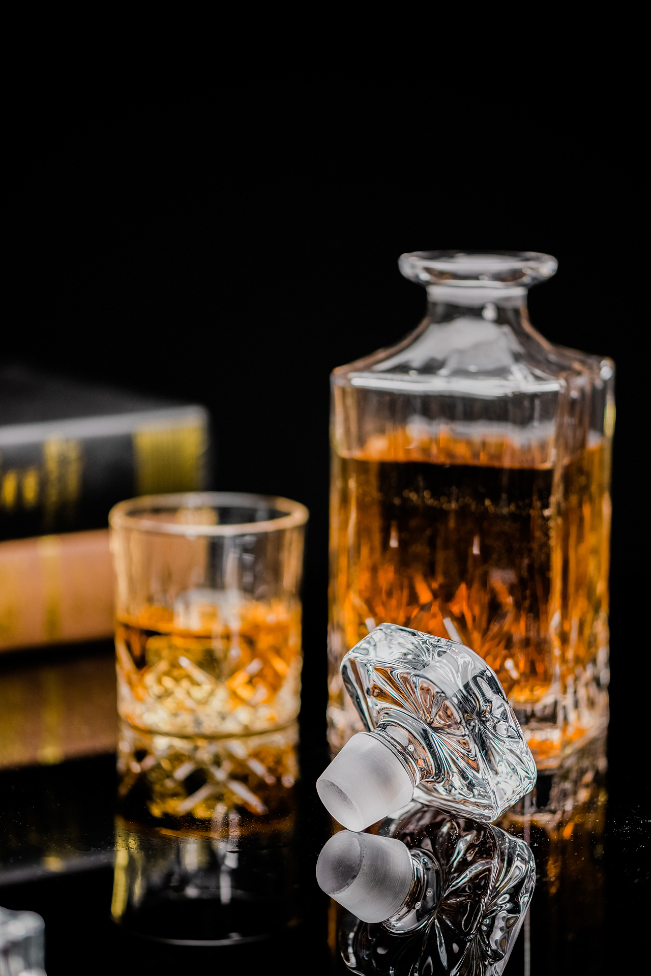 洋酒杯产品拍摄（图ZMjgwNTkxNDY0） - 产品摄影 - 站酷设计师戴帽子的那个路遥原创素材 - 站酷ZCOOL