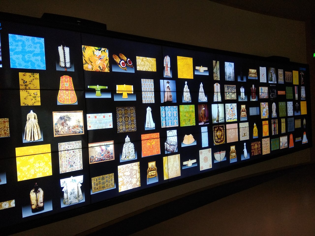 【看展】锦程·更衣记——中国丝绸和丝绸之路（图ZMjU5NTk2Mzcy） - 展陈设计 - 站酷设计师我谁啊原创素材 - 站酷ZCOOL