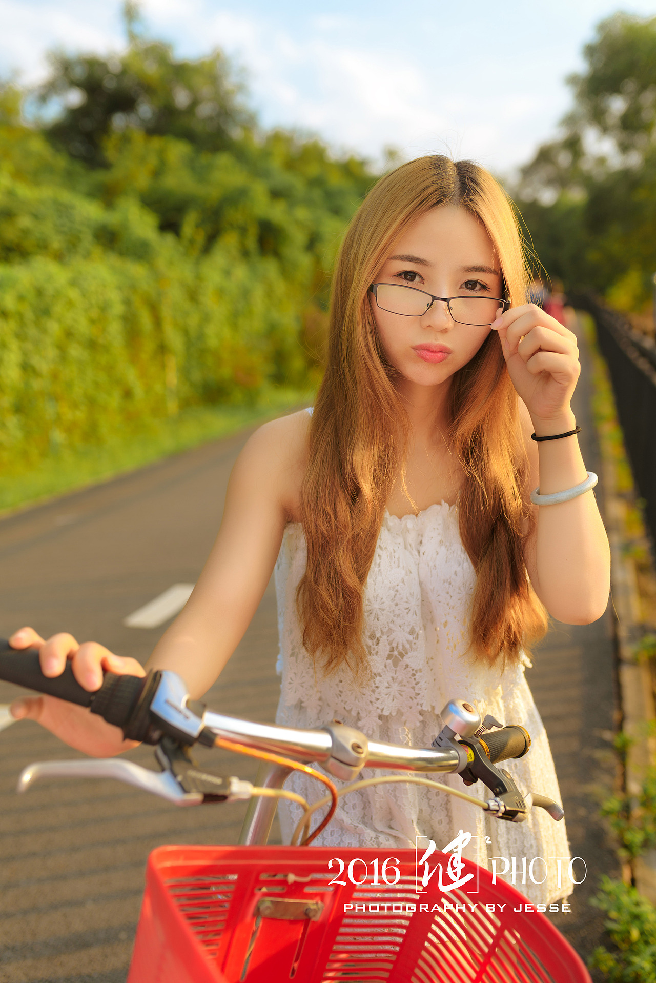 夕阳下的单车少女（图ZNTkxNzE1Mjg=） - 人像摄影 - 站酷设计师贱贱Jesse原创素材 - 站酷ZCOOL