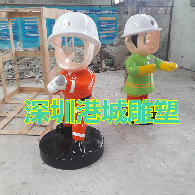 公园广场拍照互动消防员卡通公仔玻璃钢雕塑零售厂家