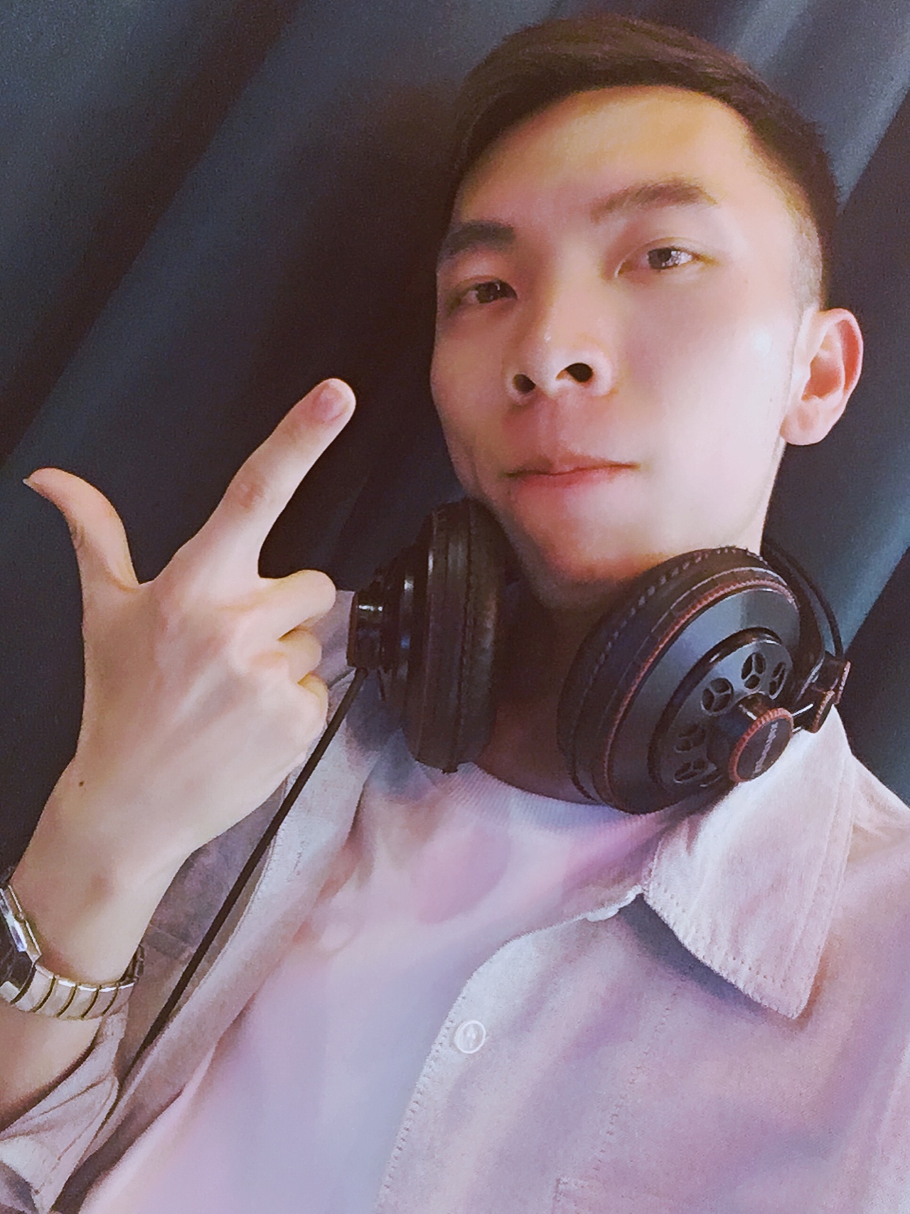 90后郭维超最新唱歌图片